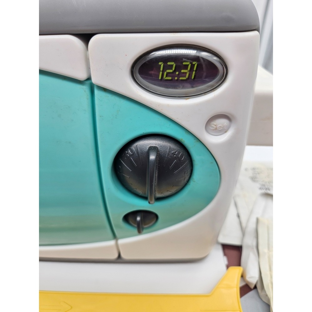 Easy-Bake Oven and Snack Center Teal White Electric Toy‎ with Pans and Mixes - Picture 14 of 16